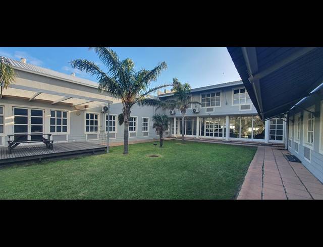 600M² RETAIL TO LET IN PAARDEN EILAND